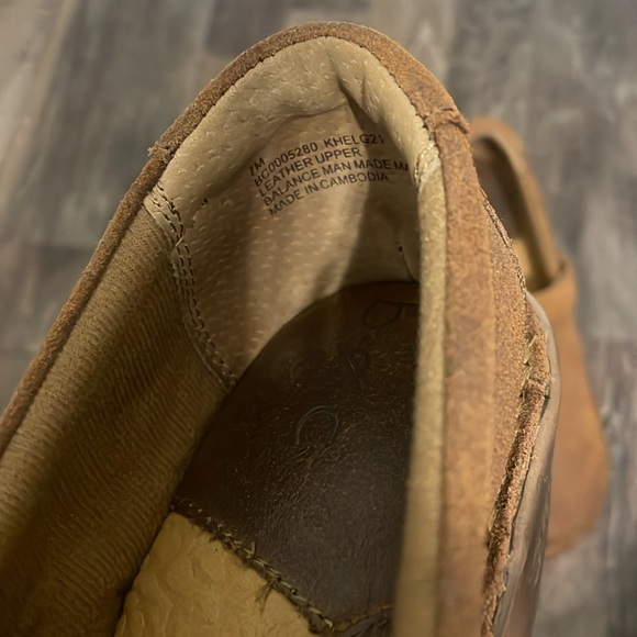 BOC born brown leather clogs. Size 7. - Picture 6 of 8